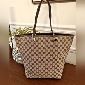 Gucci Signature Tote Bag